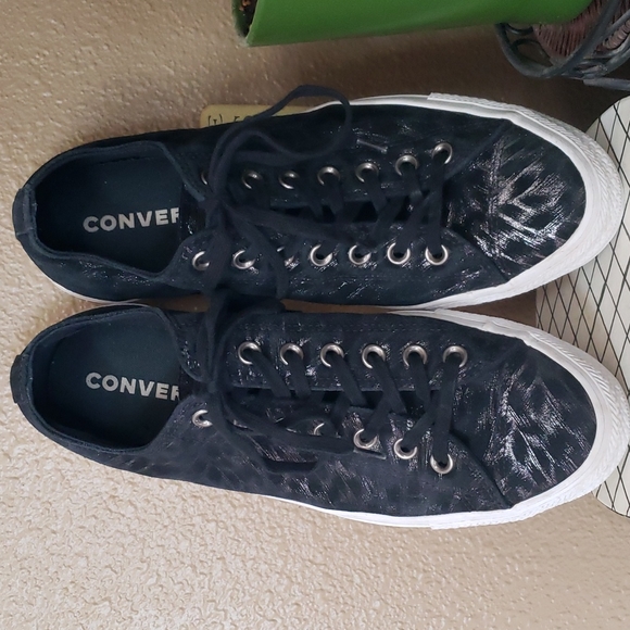 VGUC- Women’s Leather Shimmer Leopard Print Chuck Taylor All Stars - Picture 2 of 9